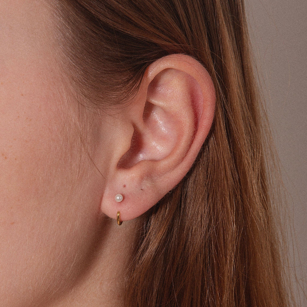 Stay Close Pearl Hoops