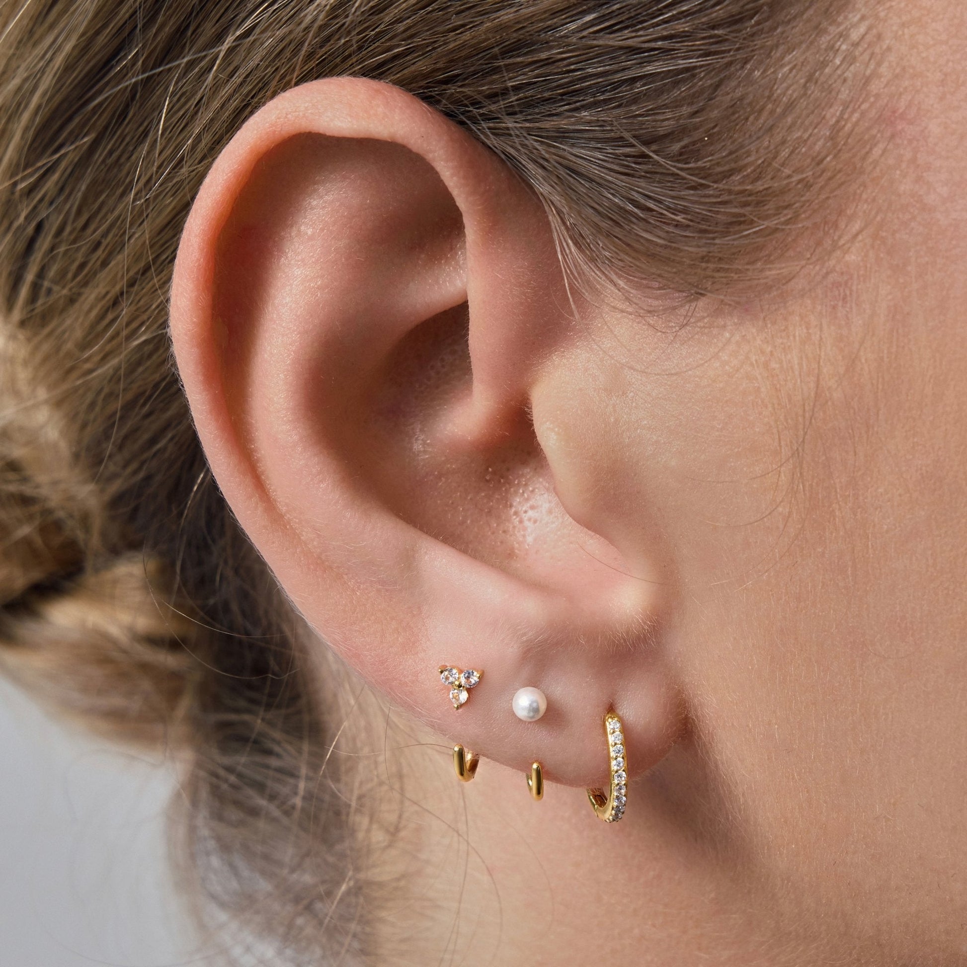 Pavé Fire Moissanite Huggie Hoops
