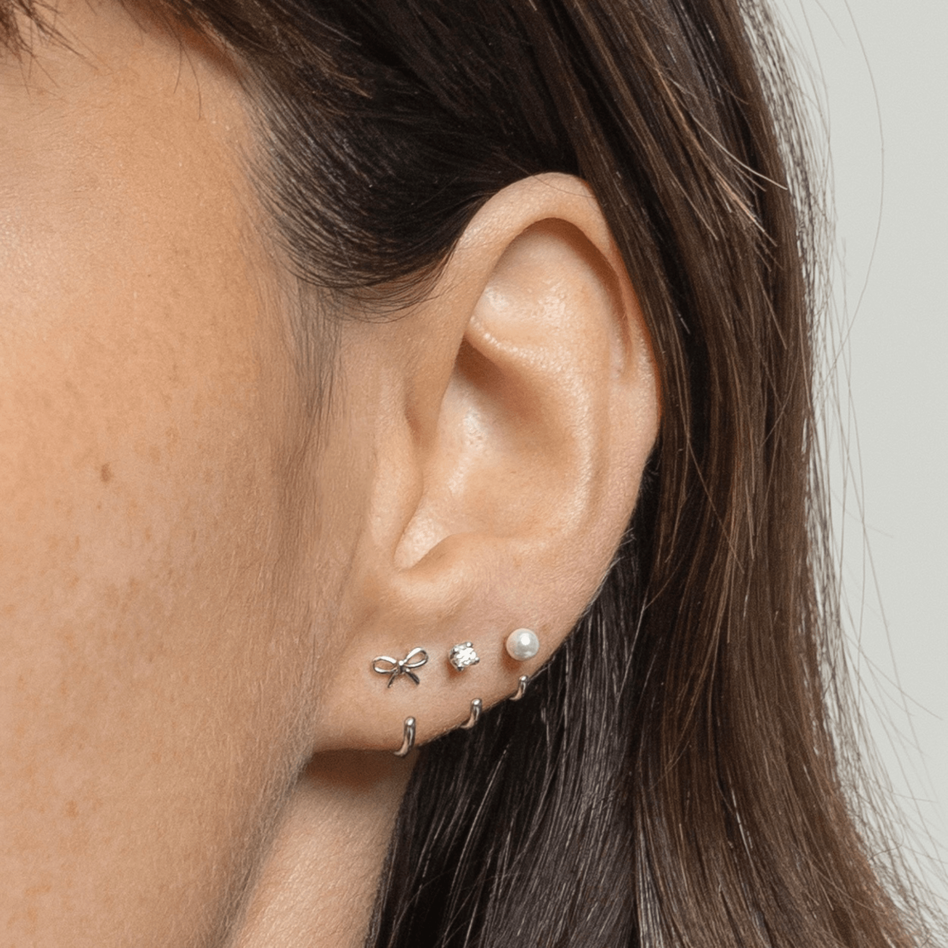 Stay Close Bow Hoops Set