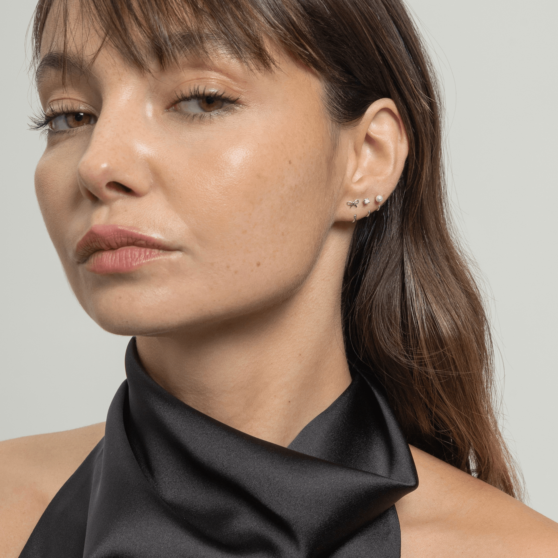 Stay Close Bow Hoops Set