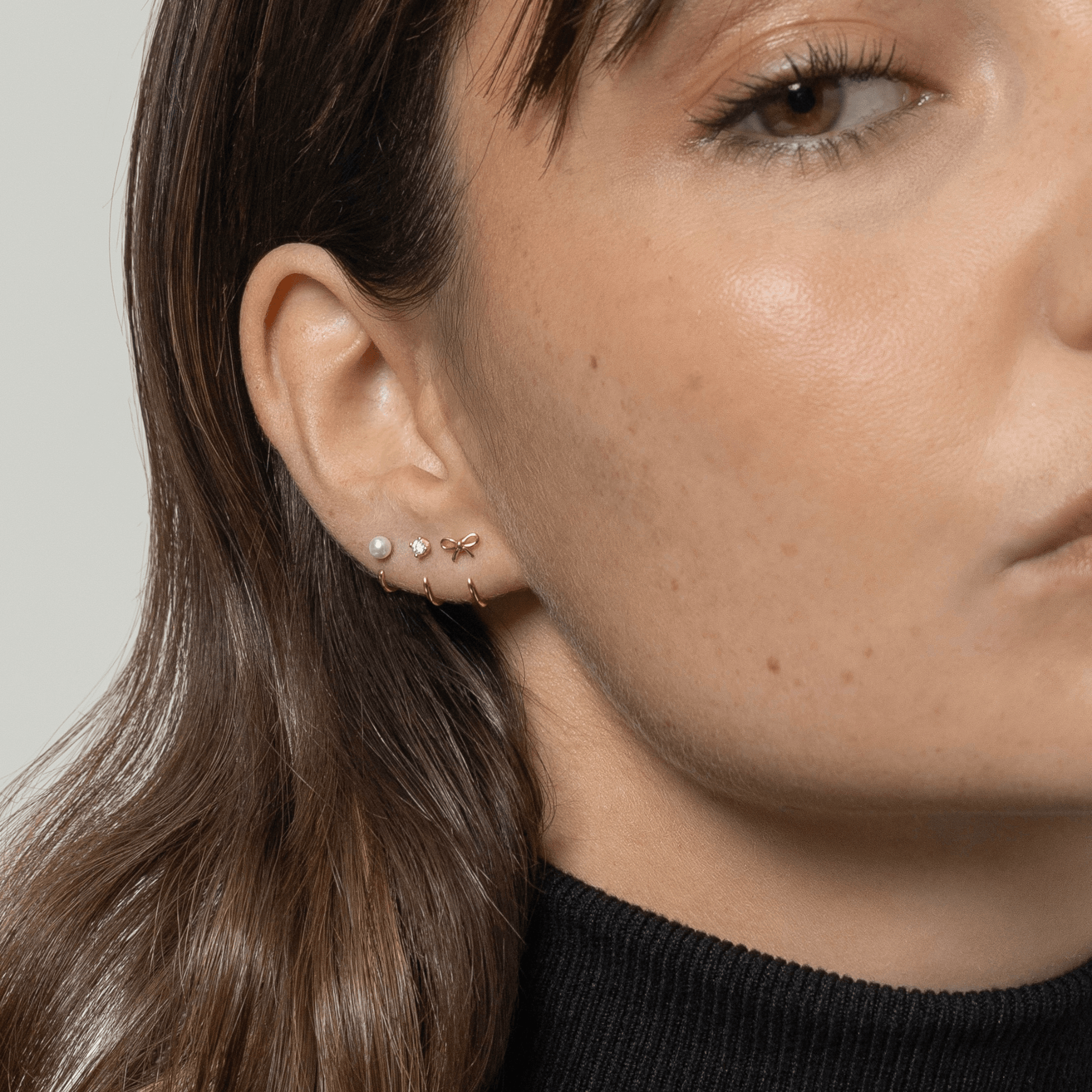 Stay Close Bow Hoops Set