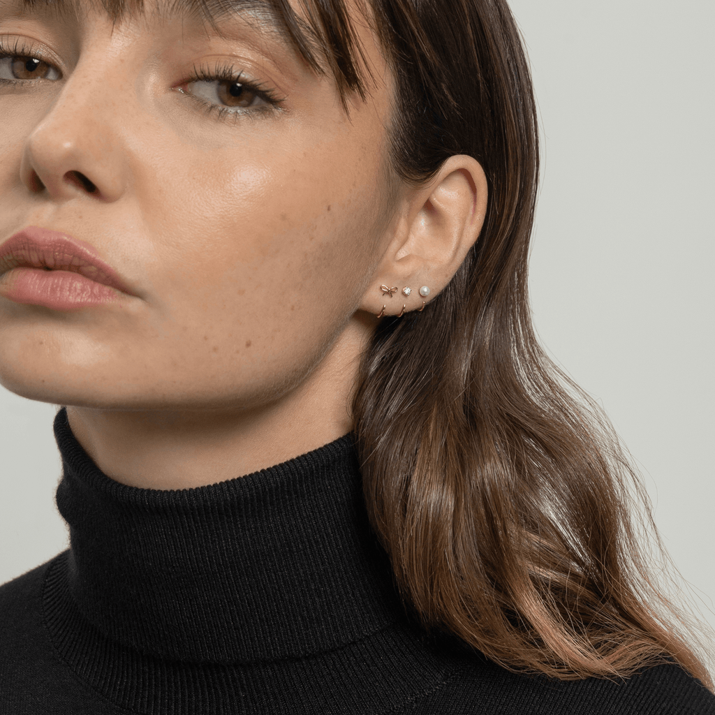 Stay Close Bow Hoops Set