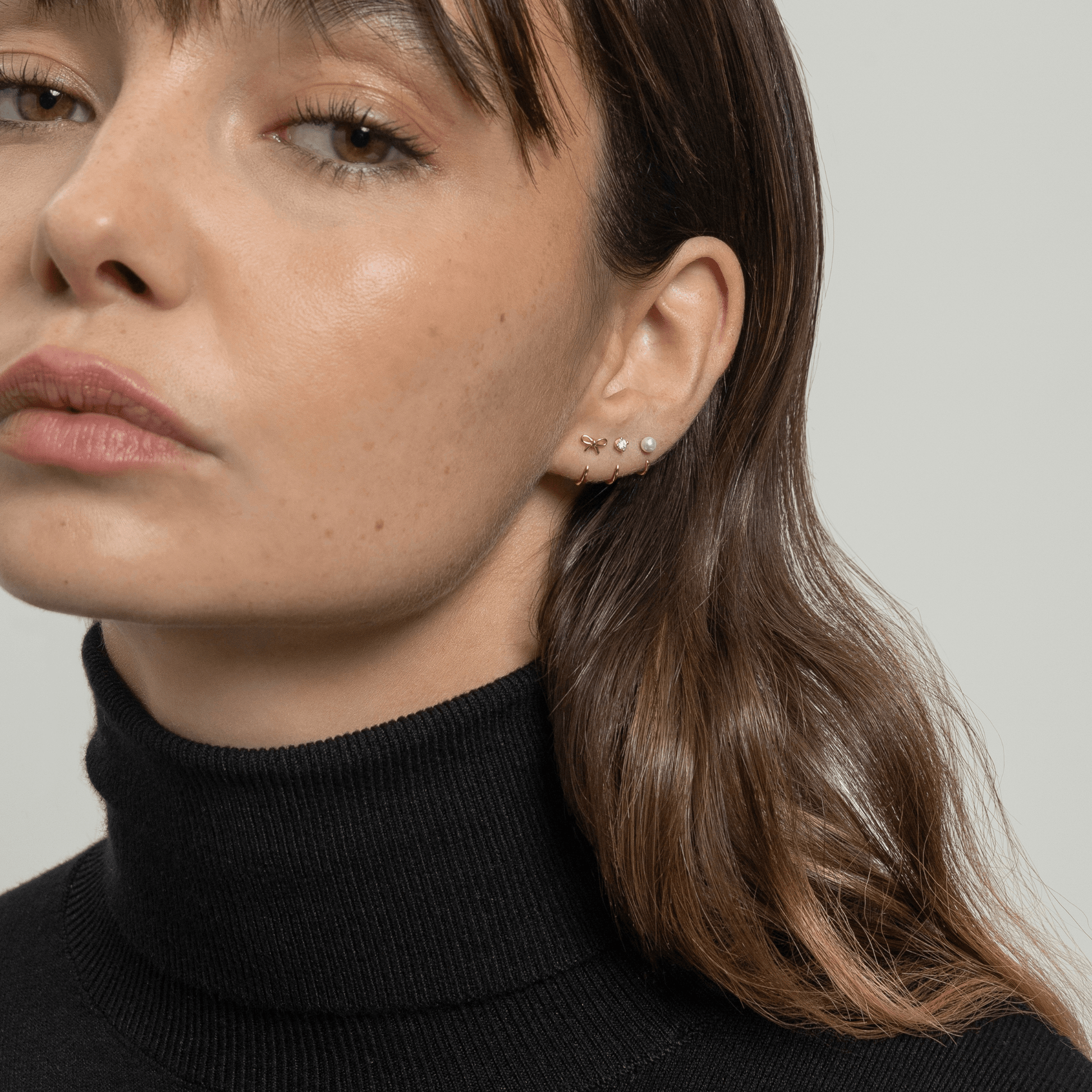 Stay Close Bow Hoops Set